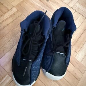 Jordan Men's Black and Navy Sneakers
